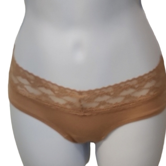 Victoria's Secret Lace Accent Low Rise Hip Hugger - Picture 1 of 5